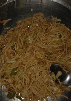 वेज चाऊमिन (veg chowmein recipe in Hindi) रेसिपी मुख्य फोटो