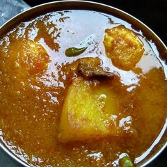 A picture of Egg curry.
