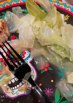 A picture of Sweet n sour cabbage.