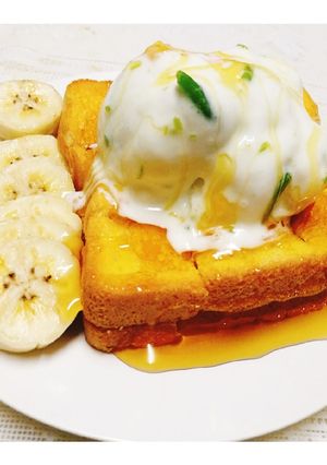รูปของ 🥞ฮันนี่โทสต์ไอศกรีมกะทิ - Honey Toast coconut milk ice cream🍯