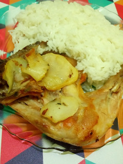Una foto de Pollo al horno con papas