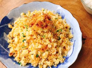 Hình của món Bông cải trắng (hoa lơ) xào bông cho bé.