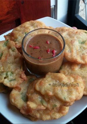 Foto resep Bakwan Sayur Sambal Kacang 😘