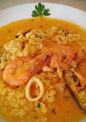 Una foto de Arroz caldoso a la marinera