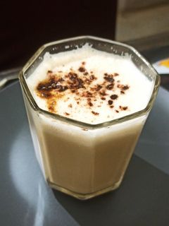 बिटेन कॉफी(beaten coffee recipe in hindi) रेसिपी मुख्य फोटो