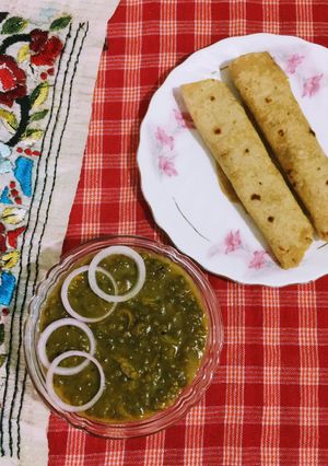 A picture of Masoor Dal curry.