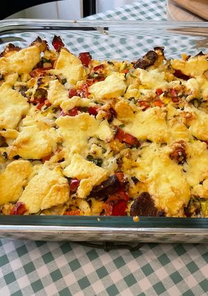 Une photo de Flan de légumes aux saucisses et fromage roumains