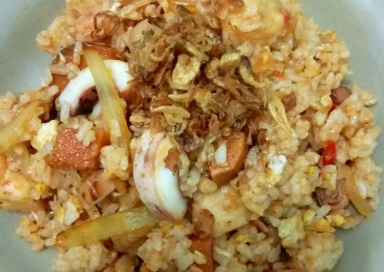 5. Nasi Goreng Seafood Bumbu Racik