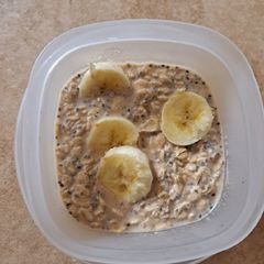 A picture of Peanut Butter Banana Overnight Oats.