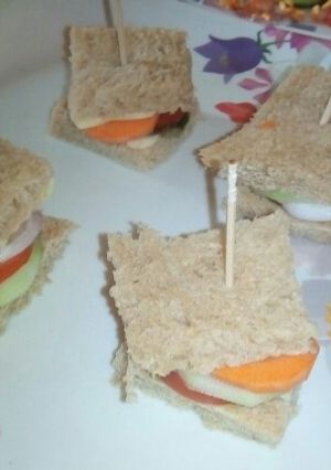 A picture of Brown bread sandwich.
