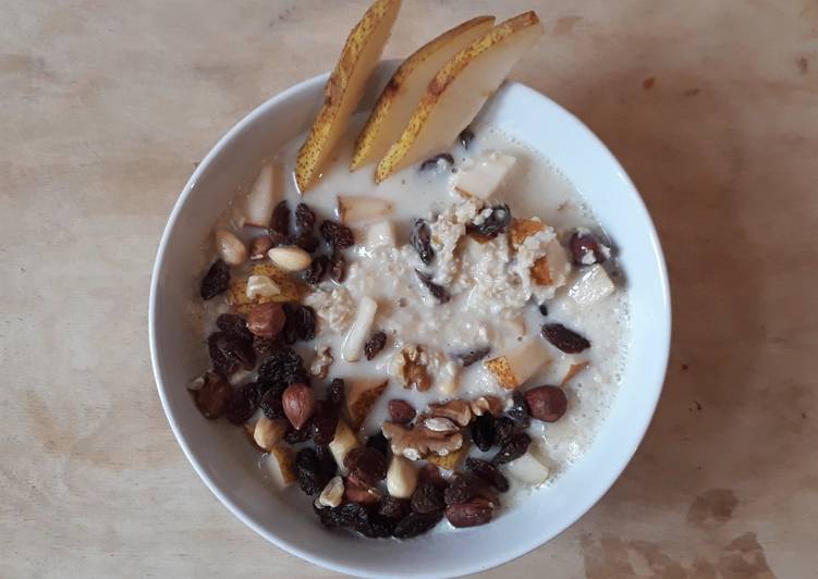 SÜCHTIG MACHEN! Wie man Porridge mit Birne und Nüssen