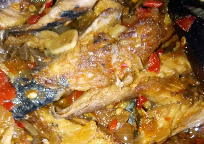 Ikan kecap suwir pedas bumbu iris