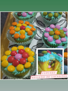 Una foto de Cupcakes rellenos de Lacasitos