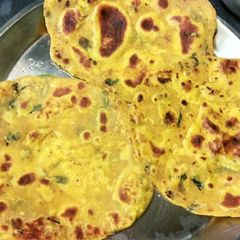 A picture of Methi dahi ke masala paratha.