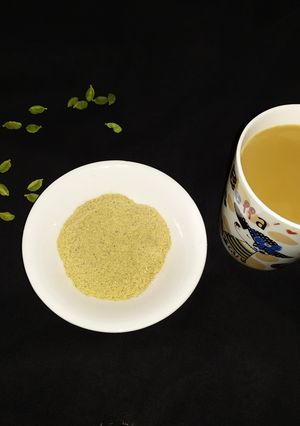 ચા નો મસાલો અને ગરમાગરમ ચા રેસીપી મુખ્ય ફોટો