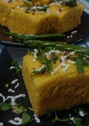A picture of Besan dhokla.