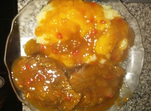 Una foto de Carne con salsita marrón