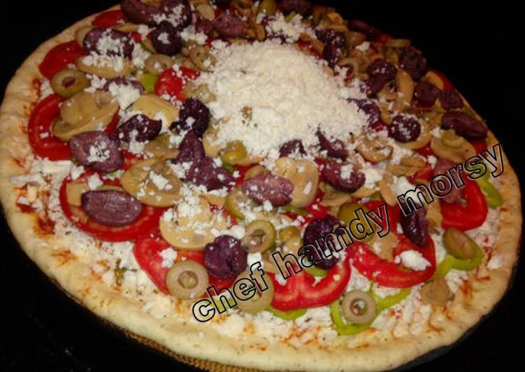 الفرق بين بيتزا القذف باليد وبان بيتزا قارن الفرق بين المصطلحات المتشابهة الحياة 2021