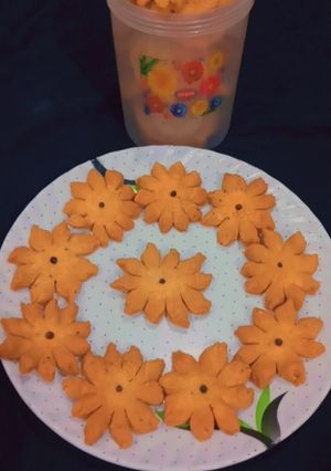 फूल मठरी (phool mathri recipe in Hindi) रेसिपी मुख्य फोटो