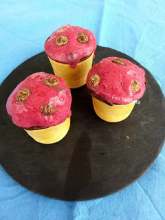 Una foto de Chupitos de helado de cerezas con chip de chocolate