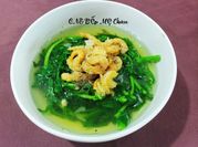 A picture of canh cải cúc tôm khô