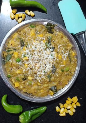 વઘારેલી ખીચડી (Vaghareli Khichdi Recipe In Gujarati) રેસીપી મુખ્ય ફોટો
