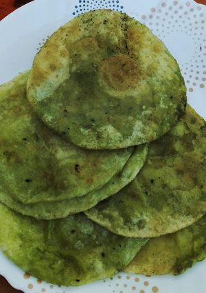 A picture of Stuffed Matar Kachori.