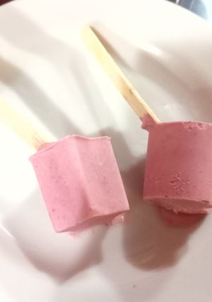 Una foto de Helado de mora