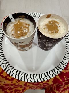 डलगोना कॉफी (dalgona coffee recipe in marthi) रेसिपी चे मुख्य फोटो 