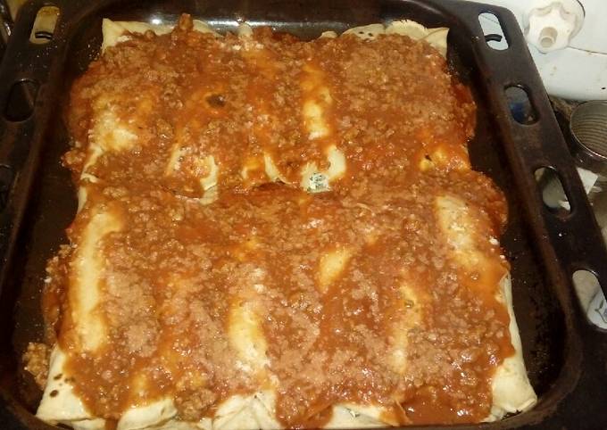 Canelones de acelga y ricota con salsa bolognesa! Receta de Romina Giselle-  Cookpad