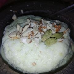 A picture of Elaichi matka kulfi.