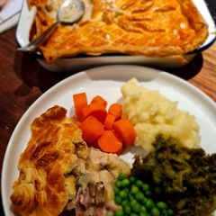 Roast chicken pie 🥧 A picture of Roast chicken pie 🥧.