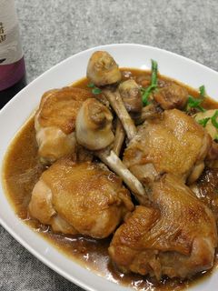 【御釀燒烤滋味】琥珀醬燒剝骨雞腿 的食譜成品照片