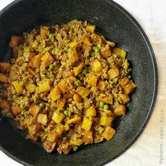 A picture of Ground Beef and Potato Curry.