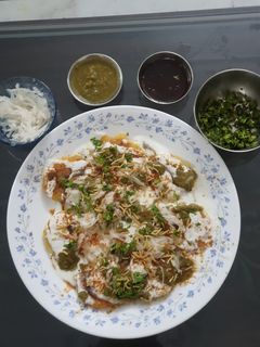 आलू चाट (aloo Chaat recipe in Hindi) रेसिपी मुख्य फोटो