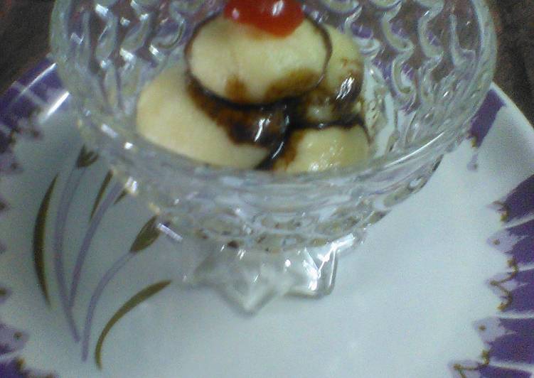 Rasgolla with choco sauce