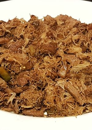 Foto principal de Noodels finos de arroz con ternera y verduras