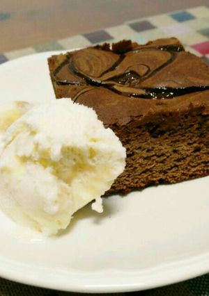 Foto principal de Brownie de chocolate con dulce de leche y helado de vainilla