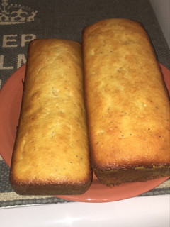 Una foto de Budín de limón y amapola súper fácil