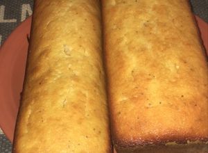 Una foto de Budín de limón y amapola súper fácil