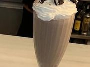 Una foto de batidos con leche condensada
