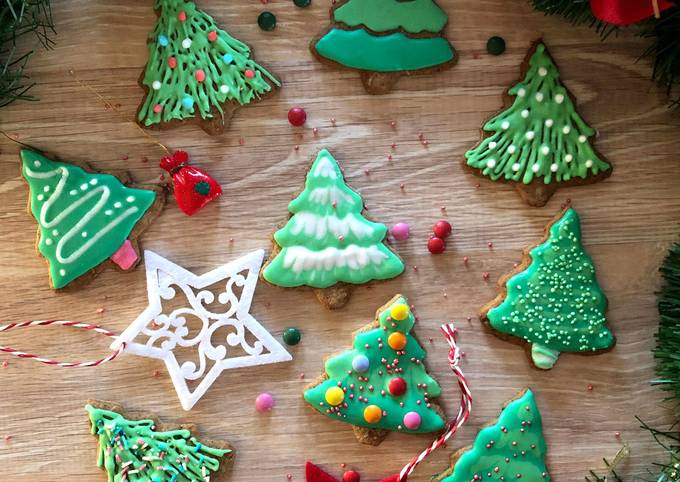 Decorate Christmas Cookies