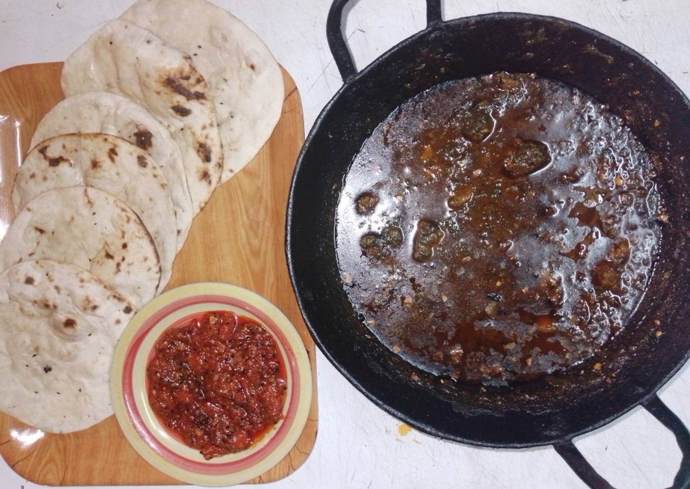 Wok spinach pork, naan and tomato pickleðŸ…ðŸ§„ðŸ§…ðŸ¥¬ðŸŒ¶ï¸