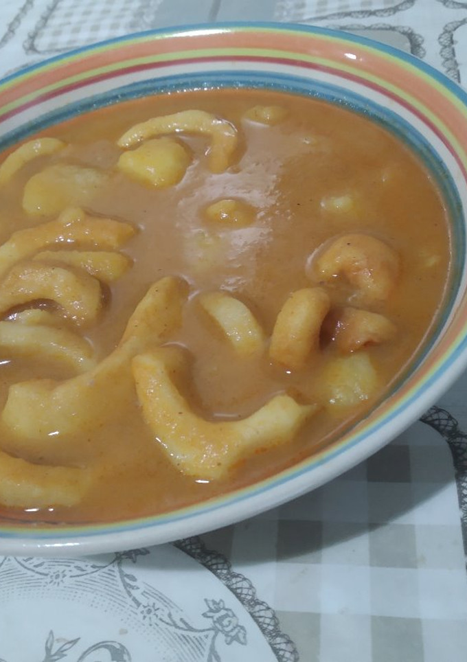 Una foto de Guiso de patatas con calamares con Thermomix