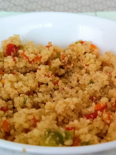 Una foto de Cuscús con verduras y tofu