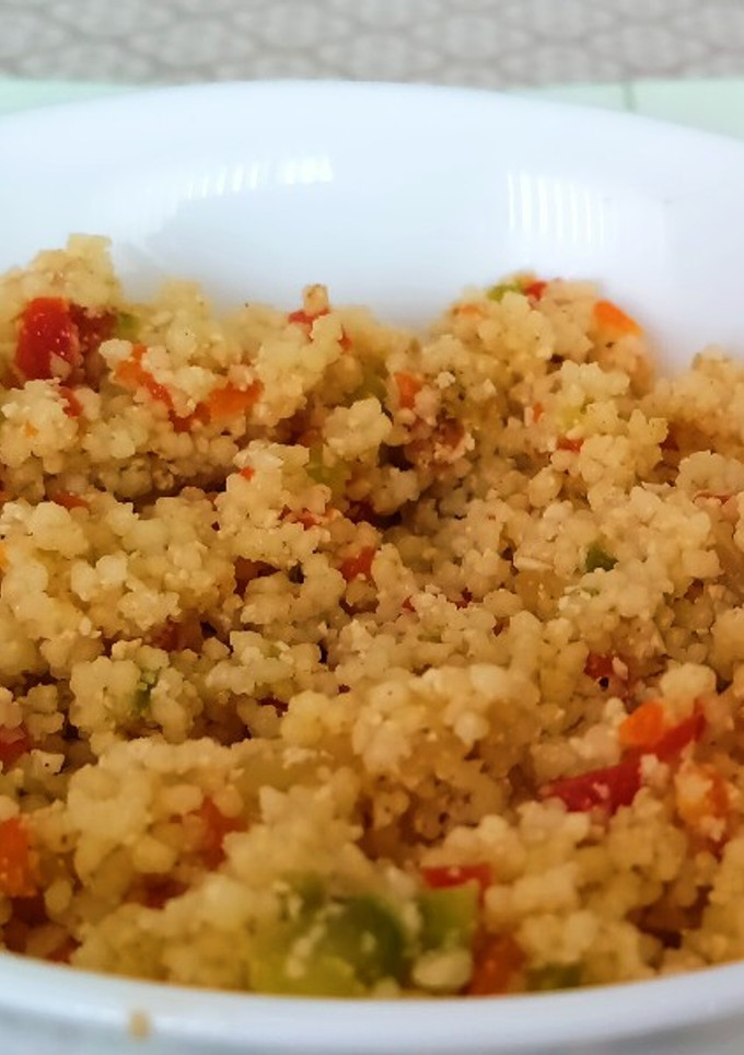 Una foto de Cuscús con verduras y tofu