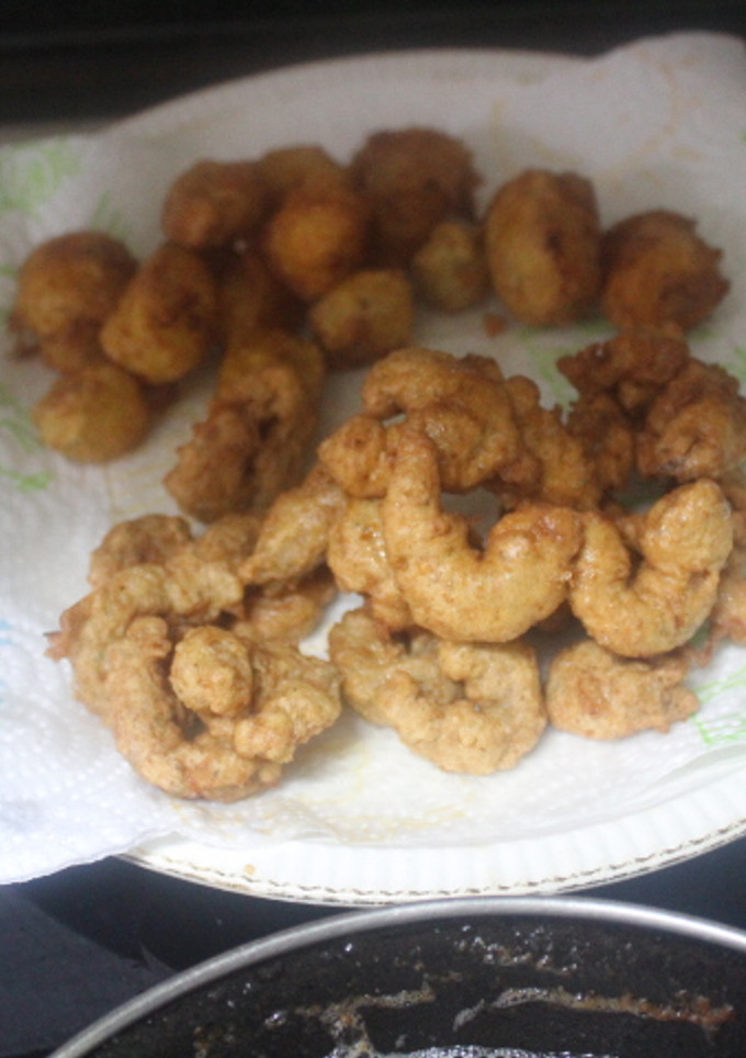 Una foto de Patatas y gambas rebozadas
