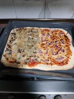 Una foto de Pizza de Pollo y Salsa BBQ