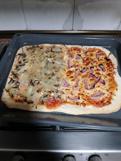 Una foto de Pizza de Pollo y Salsa BBQ