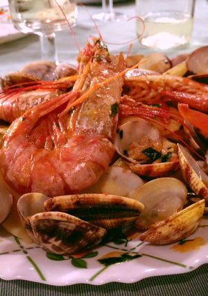 Peccheri tészta vájókagylóval és garnélával 🇮🇹 Paccheri alle vongole e gamberi recept fotója